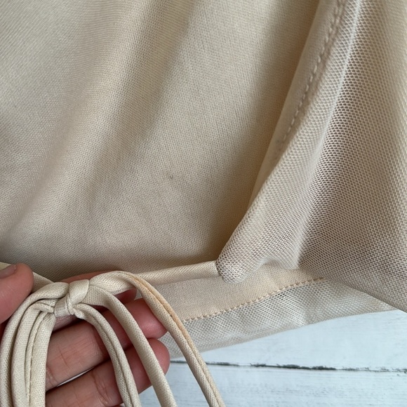 MistyRose Sheer Pearl Studs Open Back Crop Top | SIZE S - Picture 5 of 8